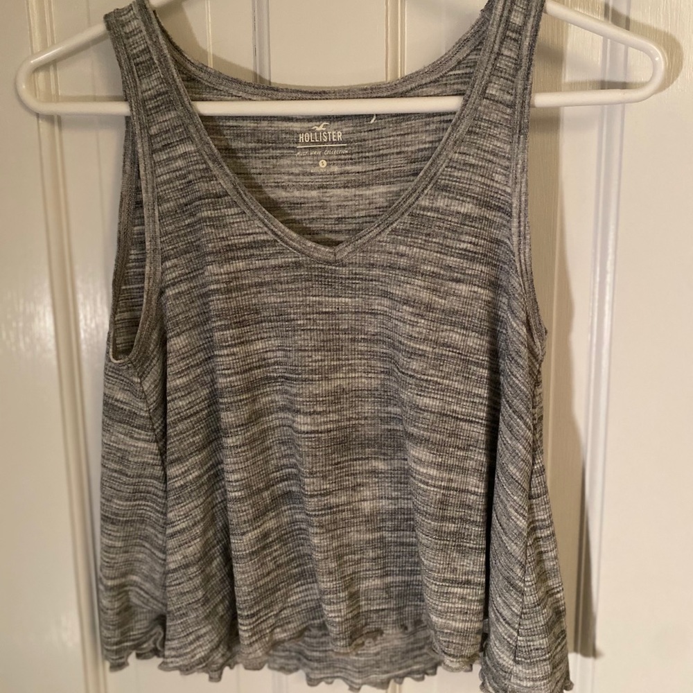 Hollister women’s size small cropped tank